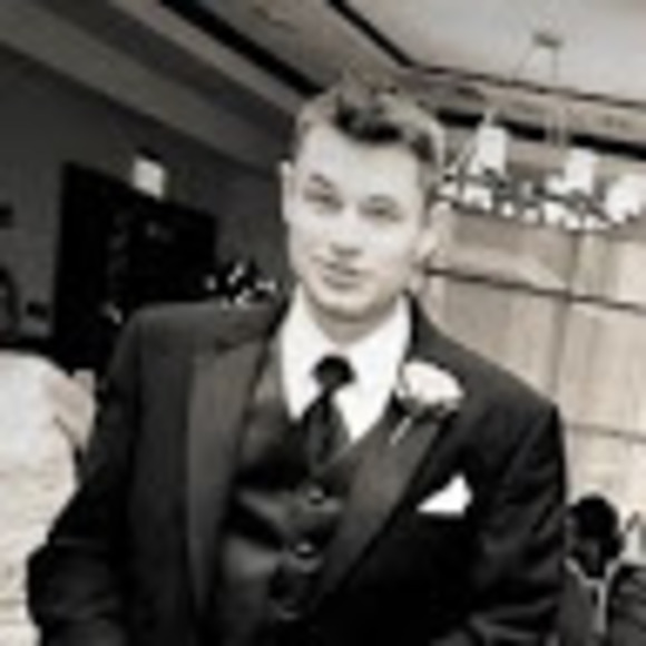 Profile Picture of Mike Ickes (@mickes12) on Poshmark