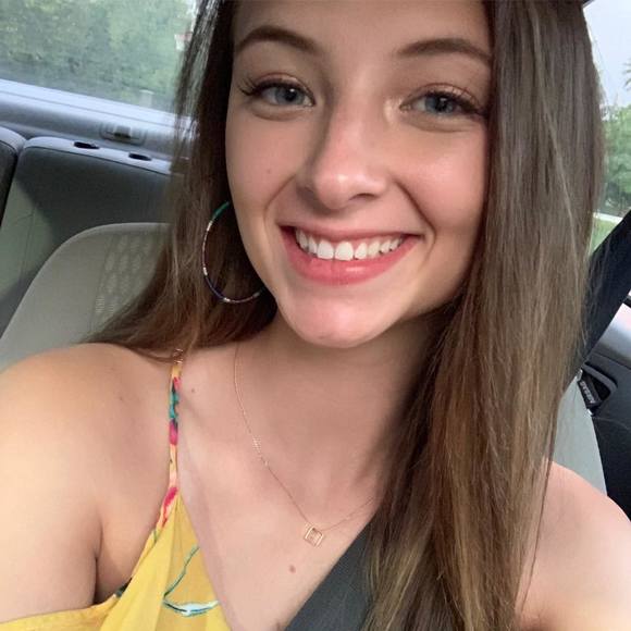 Profile Picture of Darbey Durning (@derpydoo1) on Poshmark