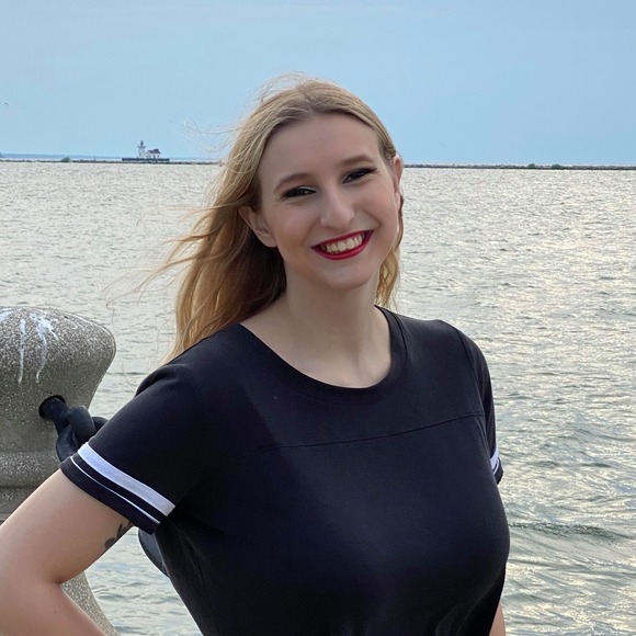 Profile Picture of Jessica Waligora (@allydog1327) on Poshmark