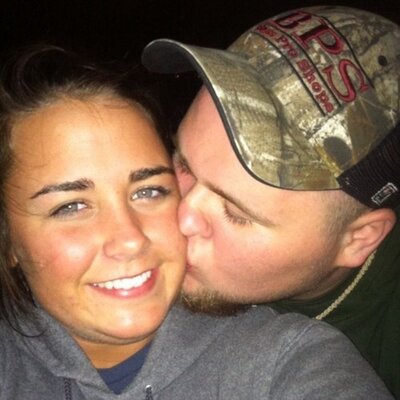 Profile Picture of Jess Logsdonon Twitter