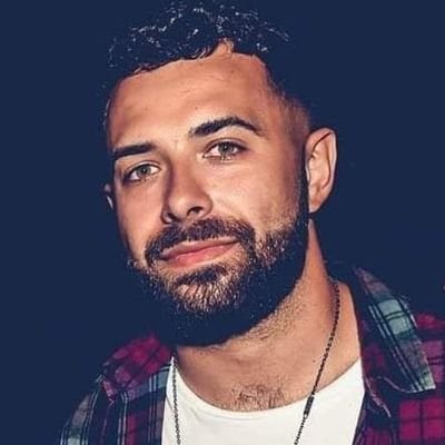 Profile Picture of Aaron Holland (@aholland89) on Twitter