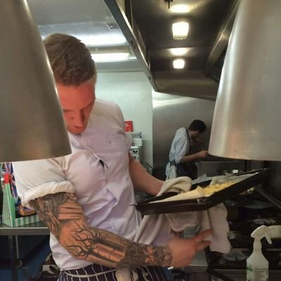 Profile Picture of Dan Andree (@dandanandree) on Twitter