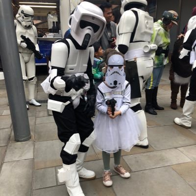 Profile Picture of Carly McKenzie (@carlyvonvarly) on Twitter