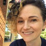 Profile Picture of April Layne (@readwriteresist) on Instagram