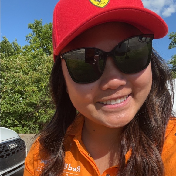 Profile Picture of Crystal Huff (@crystalnho) on Poshmark