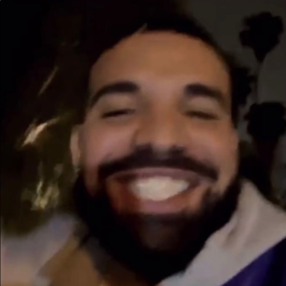 Profile Picture of Isabel Gomez (@isabelgomez358) on Poshmark