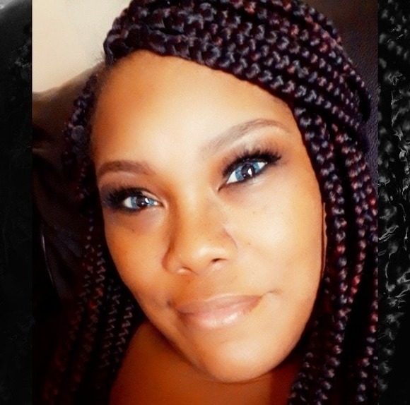 Ronna Morehead - Poshmark Profile Picture of Ronna Morehead (@ronnamorehead) on Poshmark