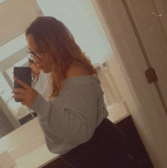 Profile Picture of Jasmine Hebert (@jasminehebert) on Poshmark