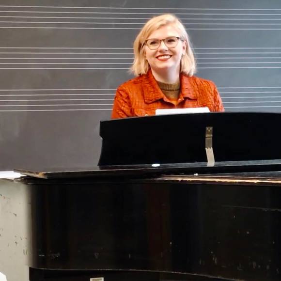 Profile Picture of Allison Bystron (@allisonbystron) on Poshmark