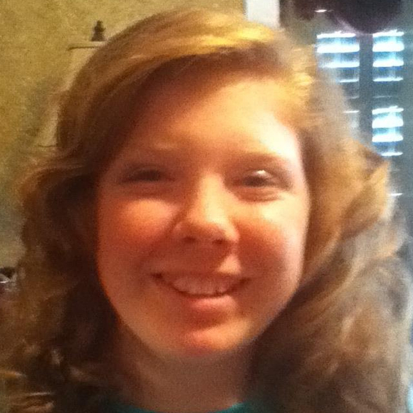 Profile Picture of Chloe Morris (@chloemorris33) on Poshmark