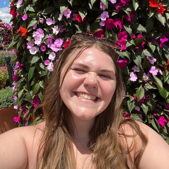 Profile Picture of Sophia Franklin (@sophiafrankl637) on Poshmark