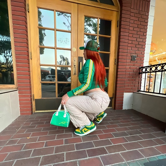 Profile Picture of Stephania Lorenzo (@thriftylorenzo) on Poshmark