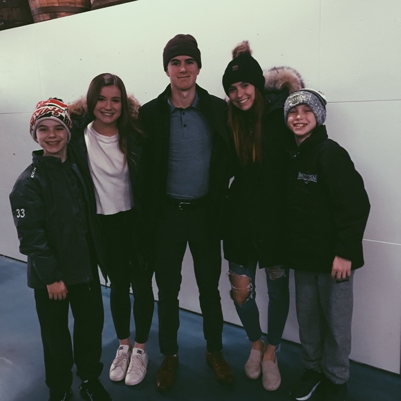 Profile Picture of Christina & alyssa Aucoin (@aucoingirls) on Poshmark