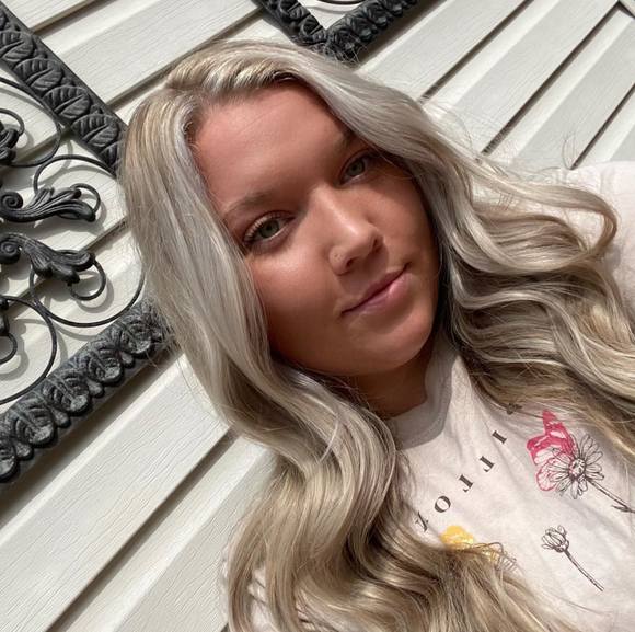 Profile Picture of Riley Kahlert (@rileykahlert) on Poshmark