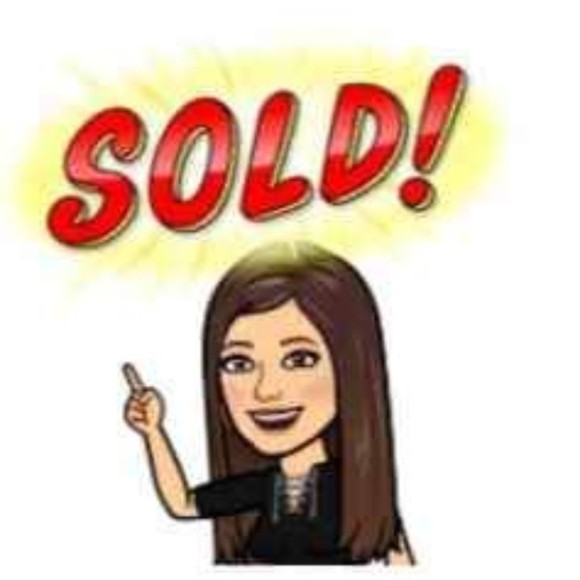 Profile Picture of Lupe Luna (@pitascloset805) on Poshmark