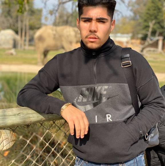 Profile Picture of Danny Jauregui (@peloncito83) on Poshmark