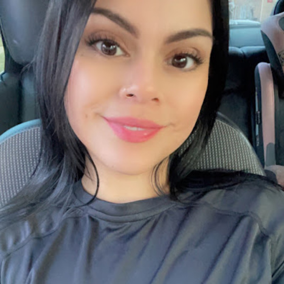 Profile Picture of Yuridia Calderon (@yuridiacalderon) on Poshmark