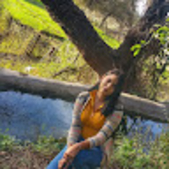 Adilene Ibarra - Poshmark Profile Picture of Adilene Ibarra (@adileneibarra) on Poshmark