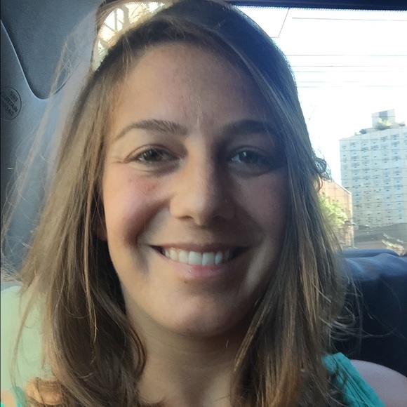 Profile Picture of Kathryn Schierberl (@kschierb) on Poshmark