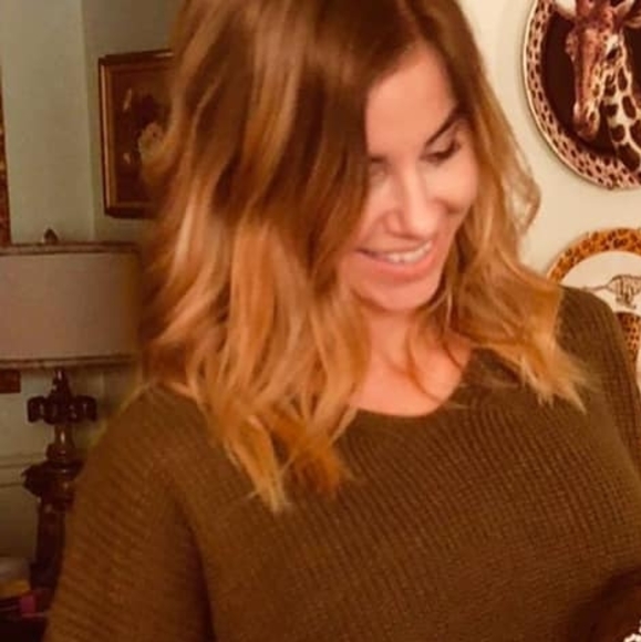 Profile Picture of Lindsie Brockner (@lindsiebrockner) on Poshmark