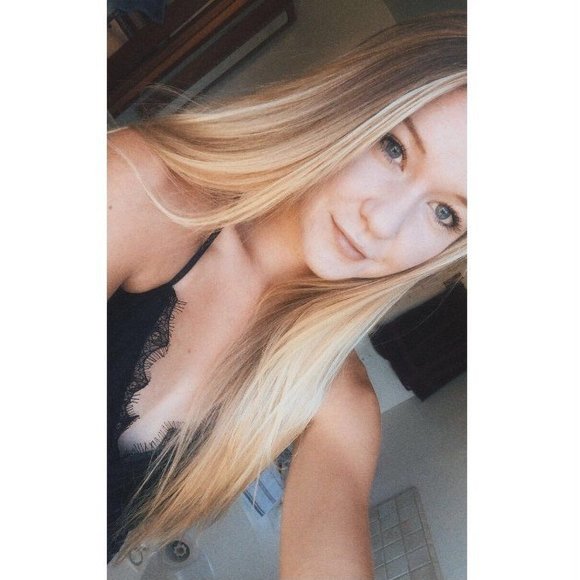 Profile Picture of Kayla Fewkes (@kaylafewkes) on Poshmark