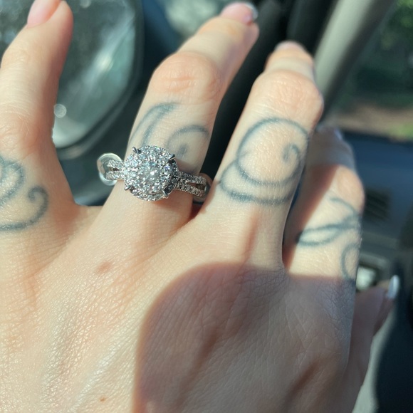 Kaylan Brown - Poshmark Profile Picture of Kaylan Brown (@kayreina93) on Poshmark