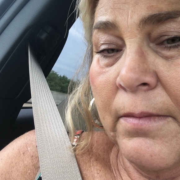 Profile Picture of Lynn Lambert (@ldljessieville) on Poshmark