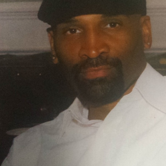 Profile Picture of Charles Lester (@35skylinedrive) on Poshmark