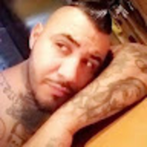 Profile Picture of Daniel Aranda (@lowlow028) on Poshmark