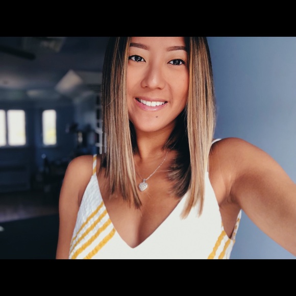 Profile Picture of Julia Candon (@juliacandoo) on Poshmark