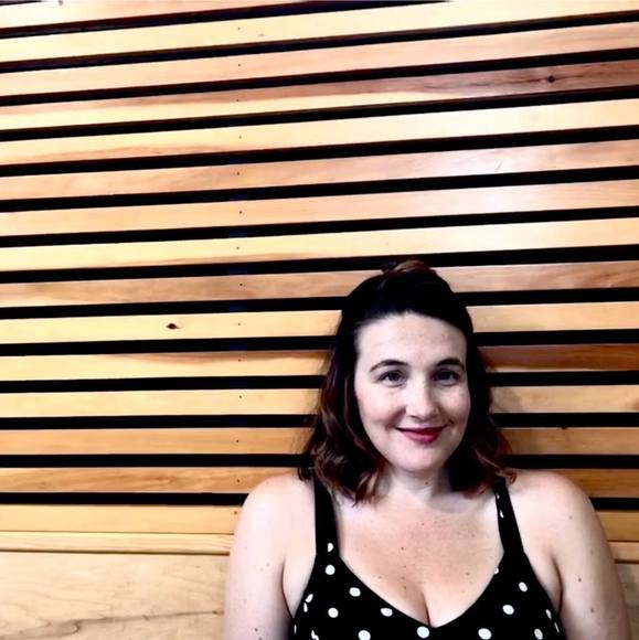 Profile Picture of Alana Jefferies (@alonabanona) on Poshmark