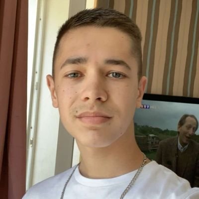 Profile Picture of Tom De Barros (@TomDeBarros1) on Twitter
