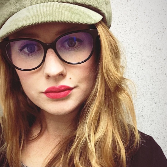 Profile Picture of Felicia Connors (@feconnors) on Poshmark