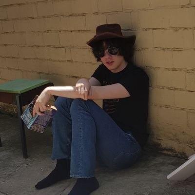 Profile Picture of Zachary James (@SquierDavies) on Twitter