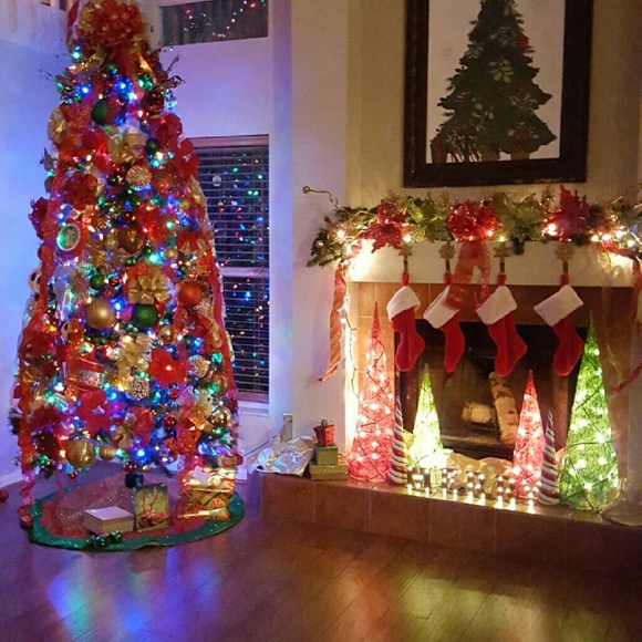 Profile Picture of Linnette Hernandez (@hlinnette) on Poshmark