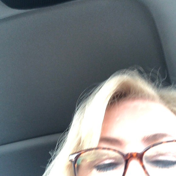 Profile Picture of Melissa Sonksen (@healthymom596) on Poshmark