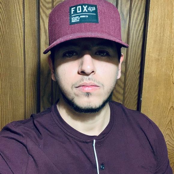 Profile Picture of Daniel Maya (@danielhmaya97) on Poshmark