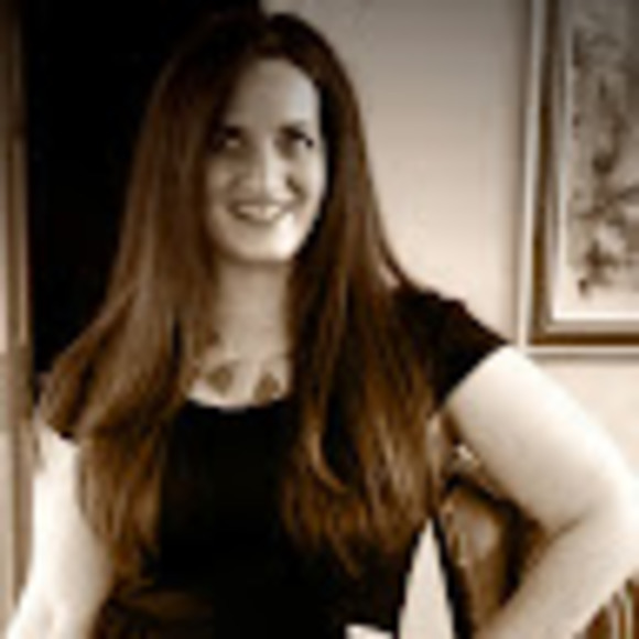 Profile Picture of Davida Rosenthal (@davidarosenthal) on Poshmark