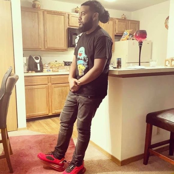 Profile Picture of Kashon So raw (@kashons) on Poshmark