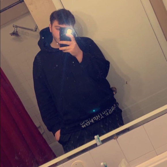 Profile Picture of Ethyn Ridenhour (@ethynrr) on Poshmark