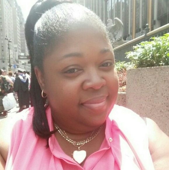 Profile Picture of Dawn Lamb (@4upookie) on Poshmark