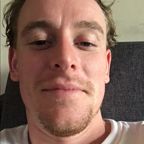 Profile Picture of David Close (@daclose) on Poshmark