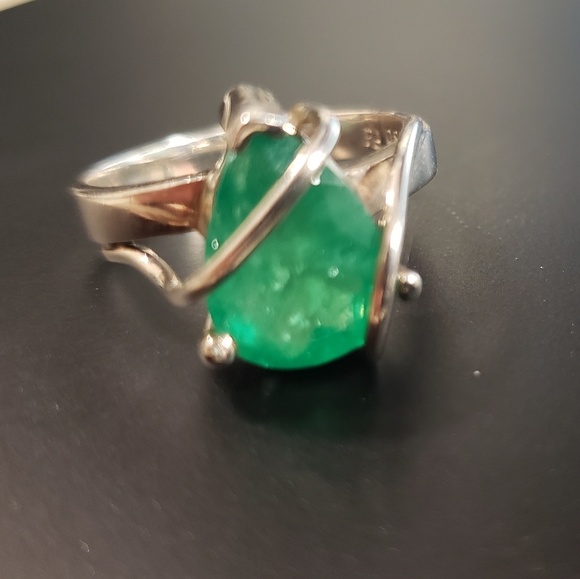 Profile Picture of Aura Bailey (@aurabailey) on Poshmark