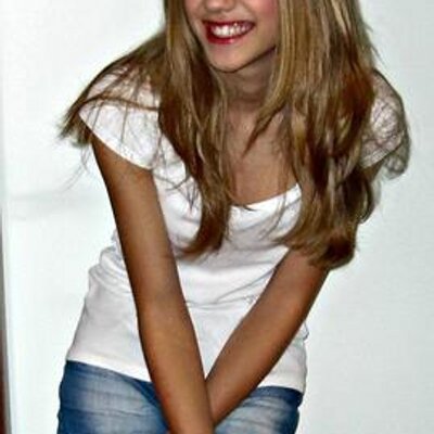 Profile Picture of Sara  James Valletta (@SaraPeace98) on Twitter