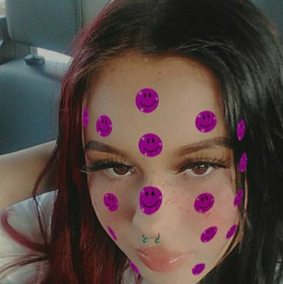 Profile Picture of Elle Mckinster (@ellemckinster) on Poshmark