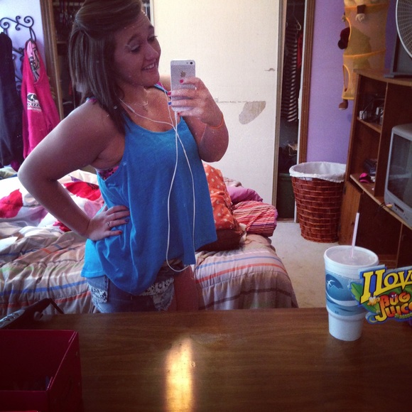 Profile Picture of Destiny Selleck (@destinyselleck) on Poshmark