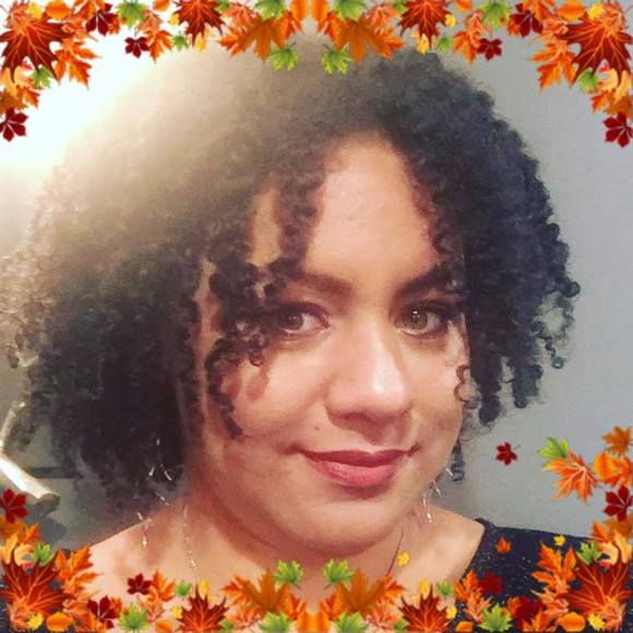 Profile Picture of Noël Gabrielle (@seaoflavender35) on Poshmark