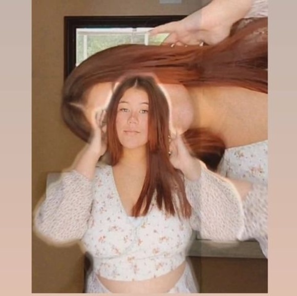Profile Picture of Yanishka Yanishka (@yanishkay) on Poshmark