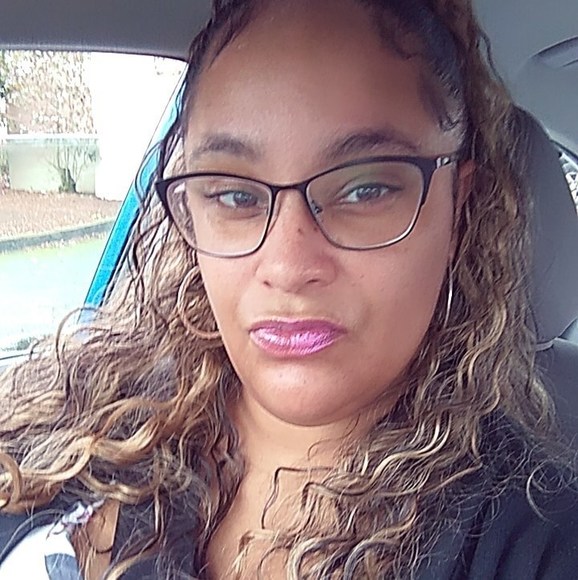 Profile Picture of Aishia Aishia (@aishia_aishia) on Poshmark