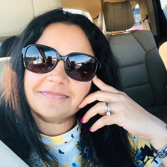 Profile Picture of Ruchi Dave (@rutchsdave) on Poshmark